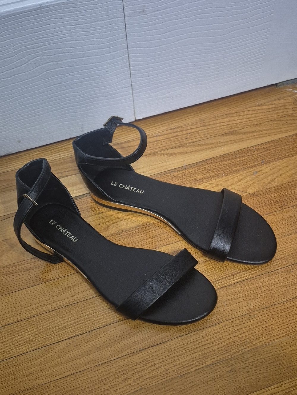 le chateau Black Open-Toe Ankle-Strap Sandals